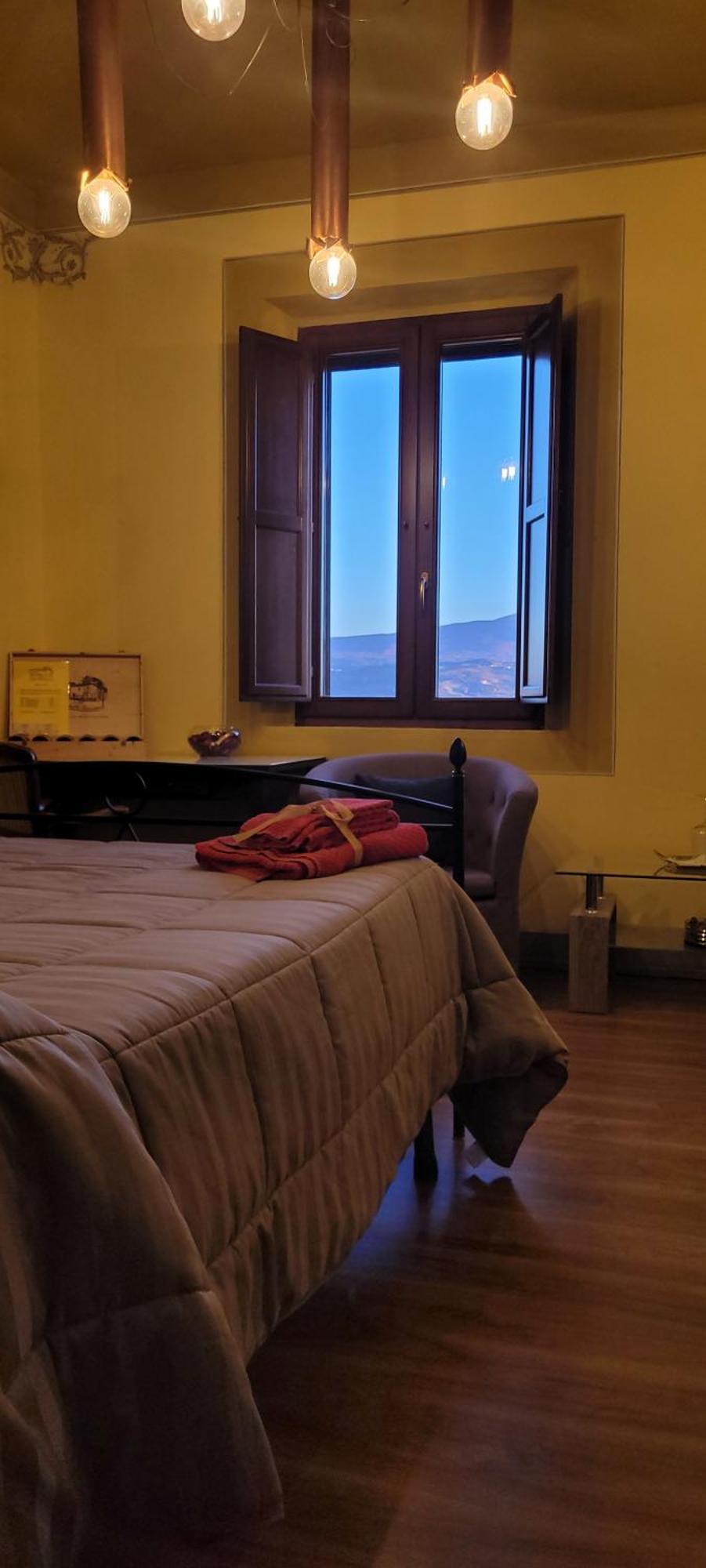 הוילה מונטלצ'ינו Luce Di Vino חדר תמונה